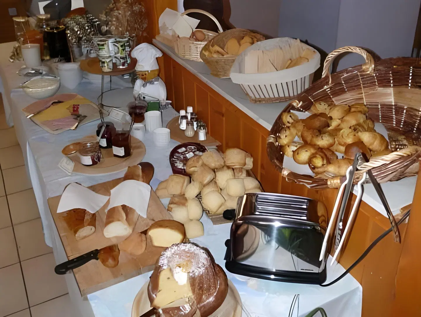 La Petite Auberge RESTAURANT