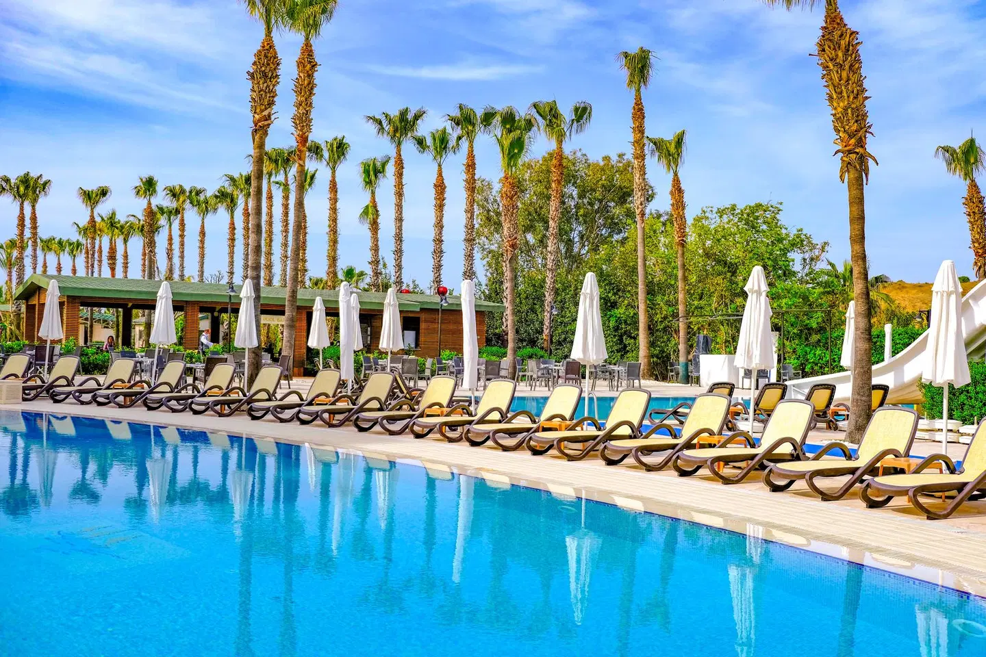 Royal Atlantis Beach Hotel OUTDOOR_POOL