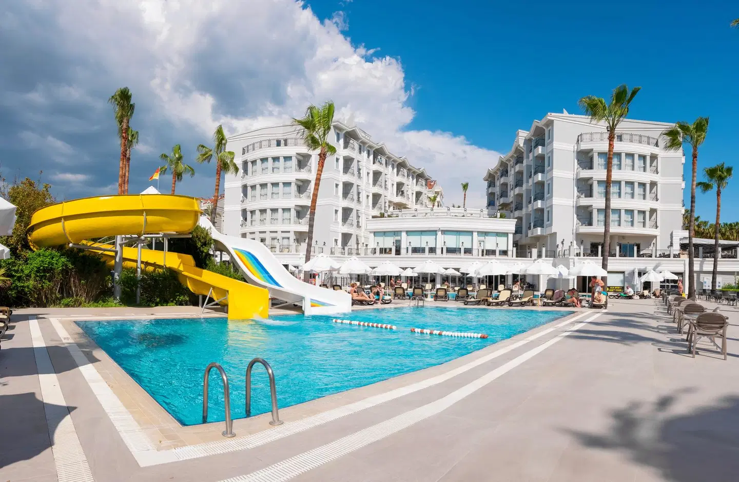 Royal Atlantis Beach Hotel OUTDOOR_POOL