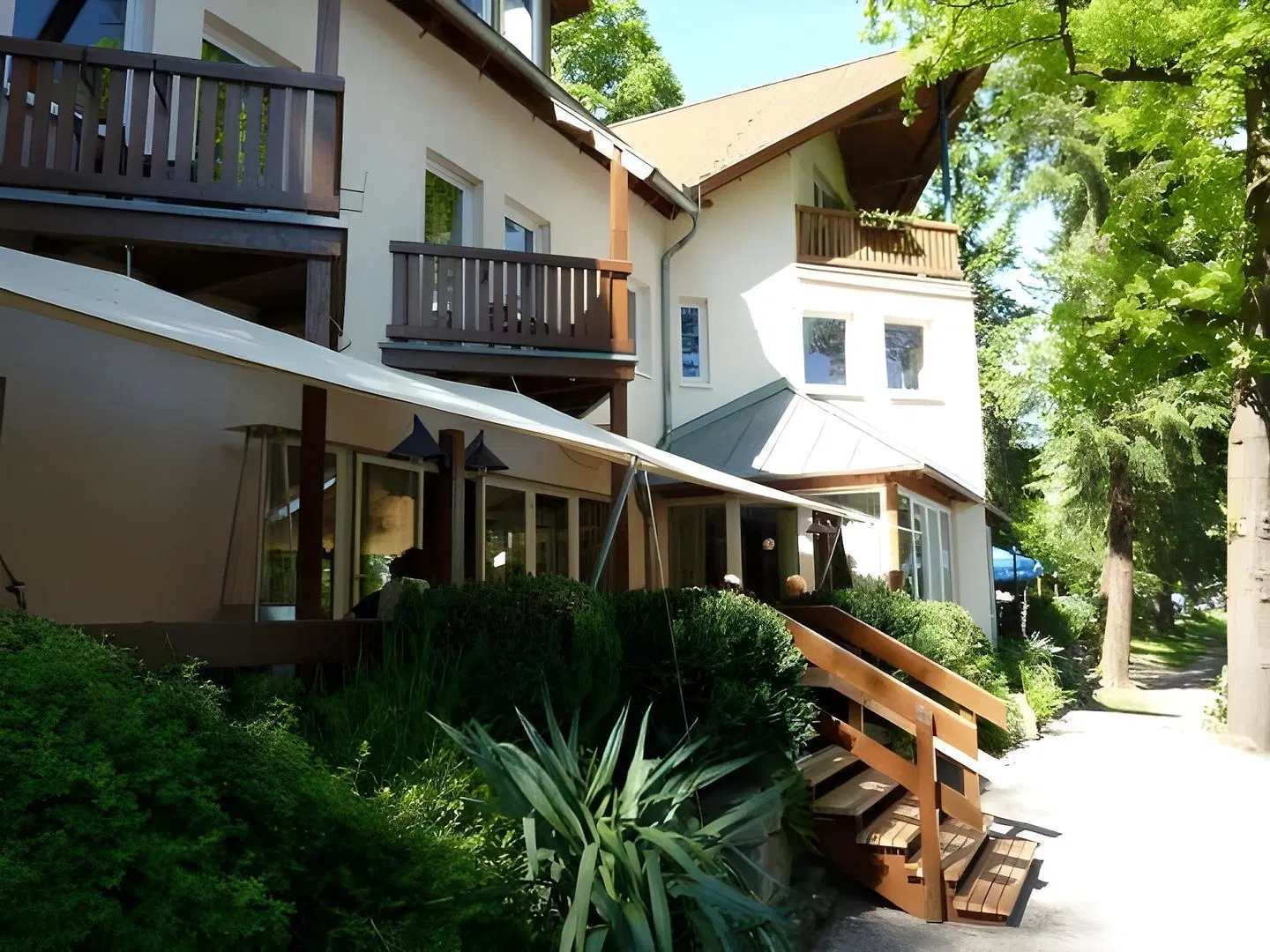 WAGNERS Seehotel Schleusingen EXTERIOR