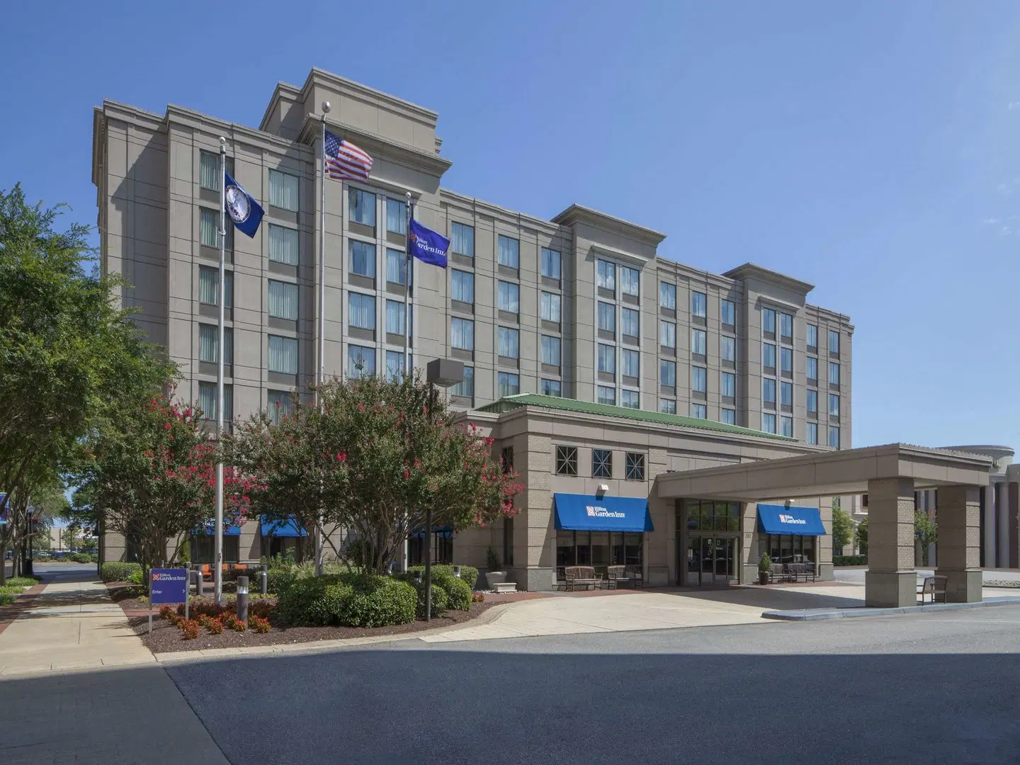 Hilton Garden Inn Virginia Beach Town Center EXTERIOR