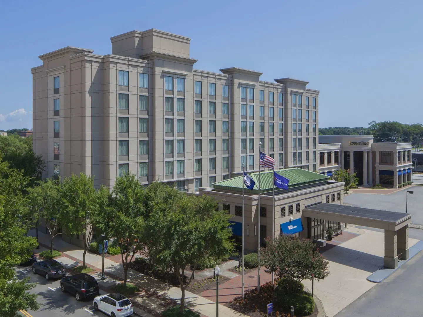 Hilton Garden Inn Virginia Beach Town Center EXTERIOR