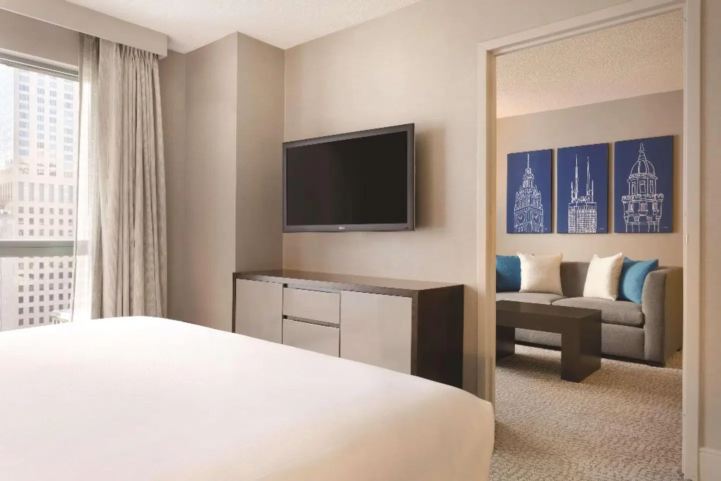 Hilton Chicago/Magnificent Mile Suites ROOM_EXAMPLE