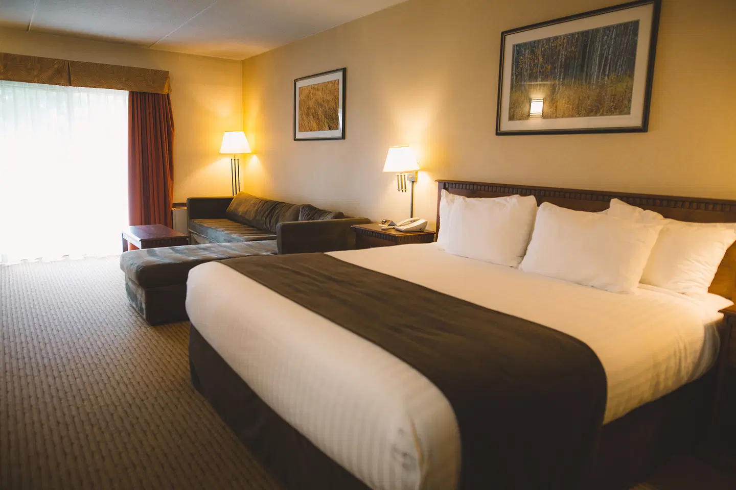 Elkhorn Resort Spa & Conference Centre ROOM_EXAMPLE