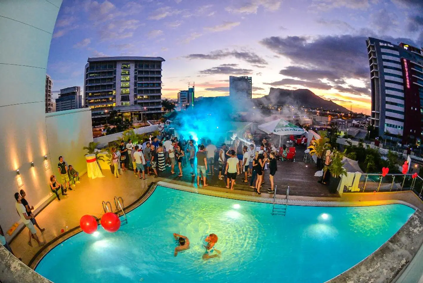 Hennessy Park Hotel OUTDOOR_POOL