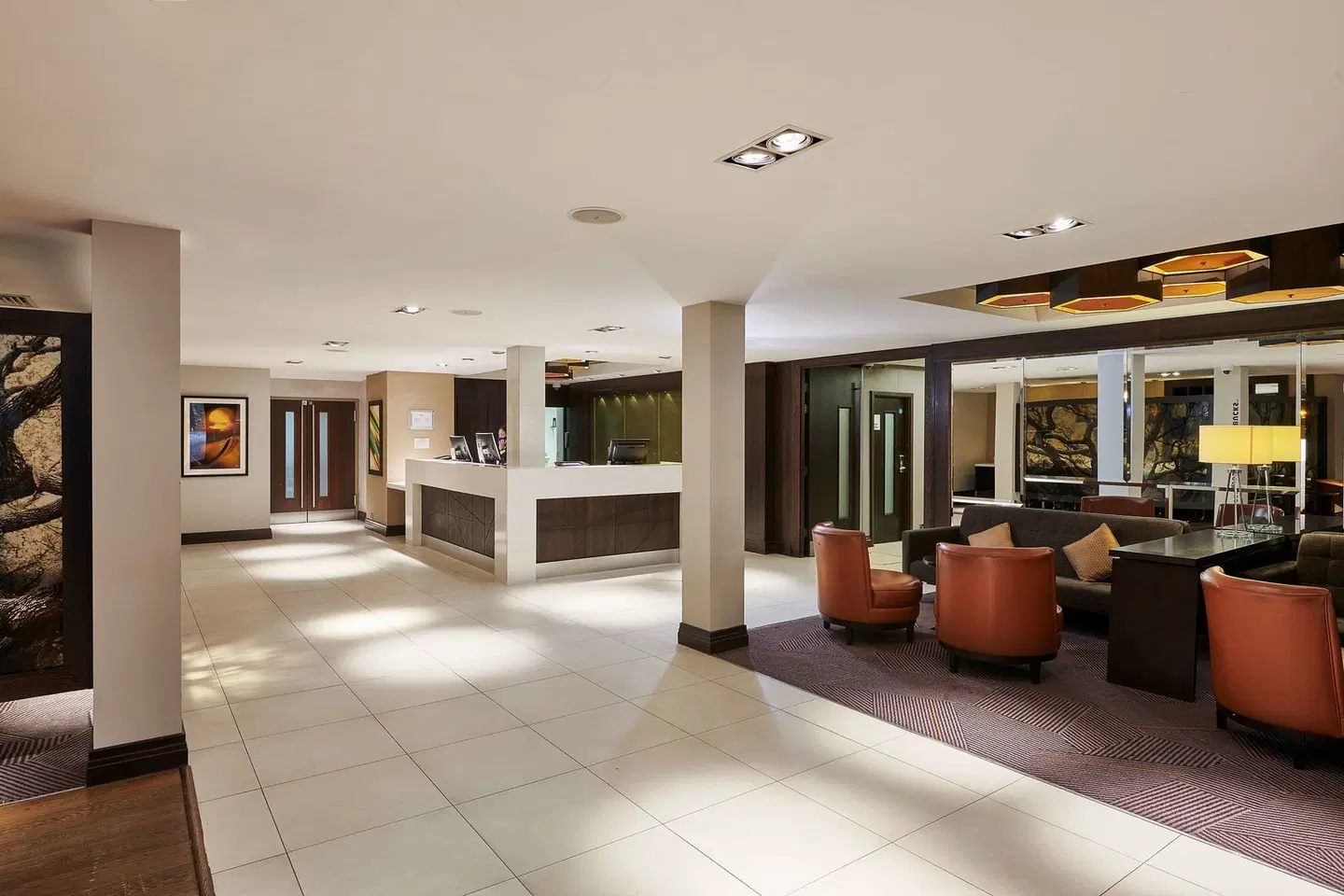 DoubleTree by Hilton Hotel London - Ealing LOUNGE_LOBBY