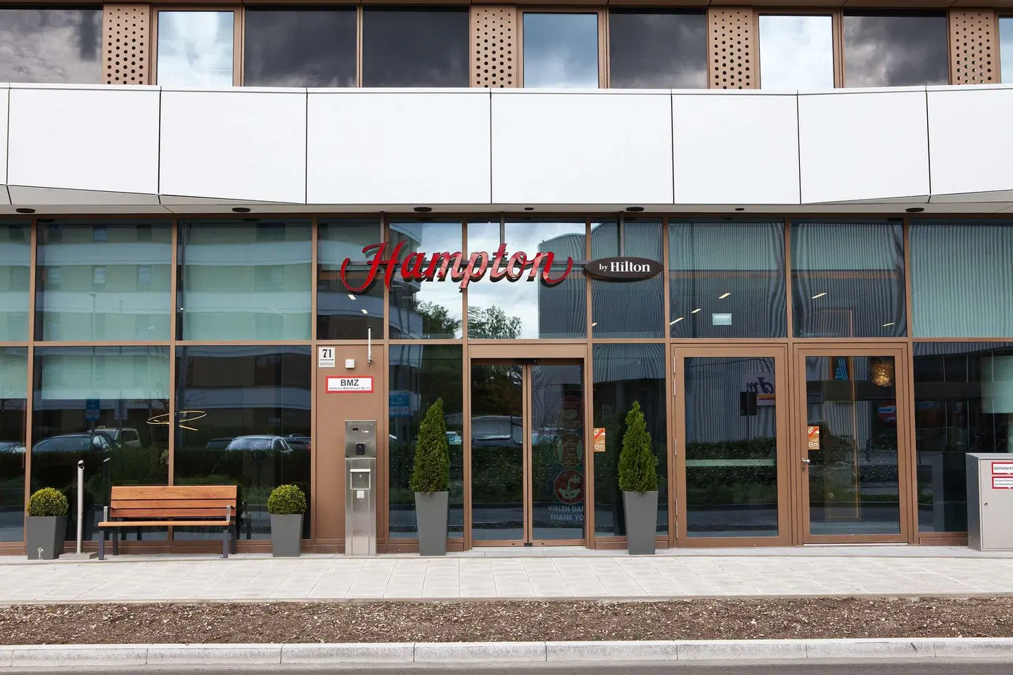 Hampton By Hilton Munich City Center East EXTERIOR