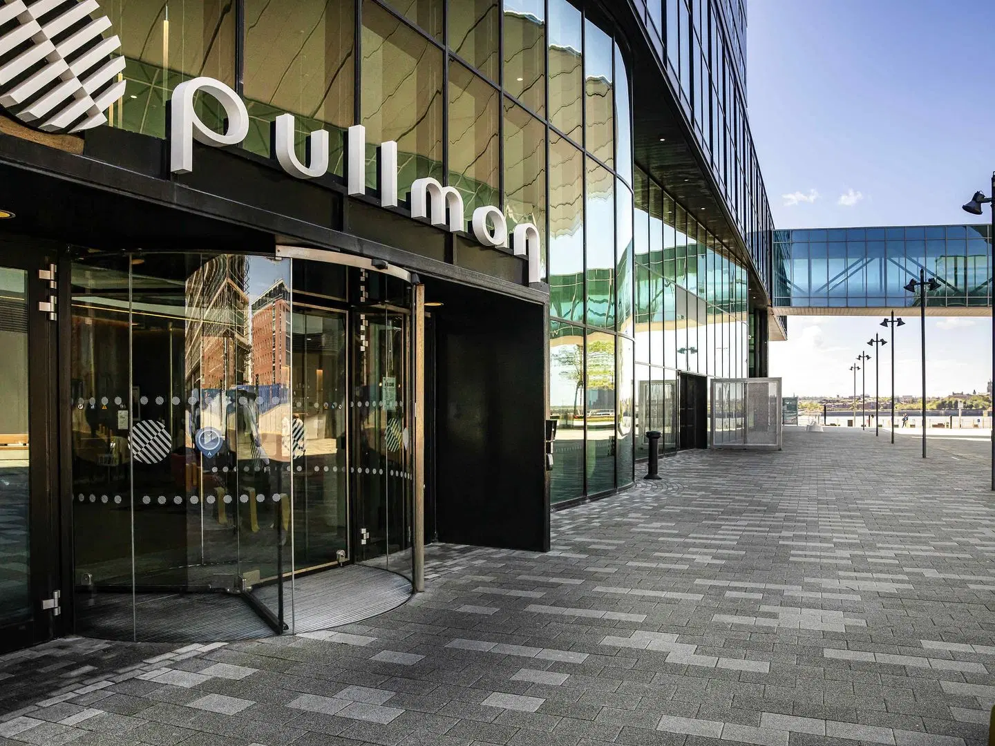 Pullman Liverpool EXTERIOR