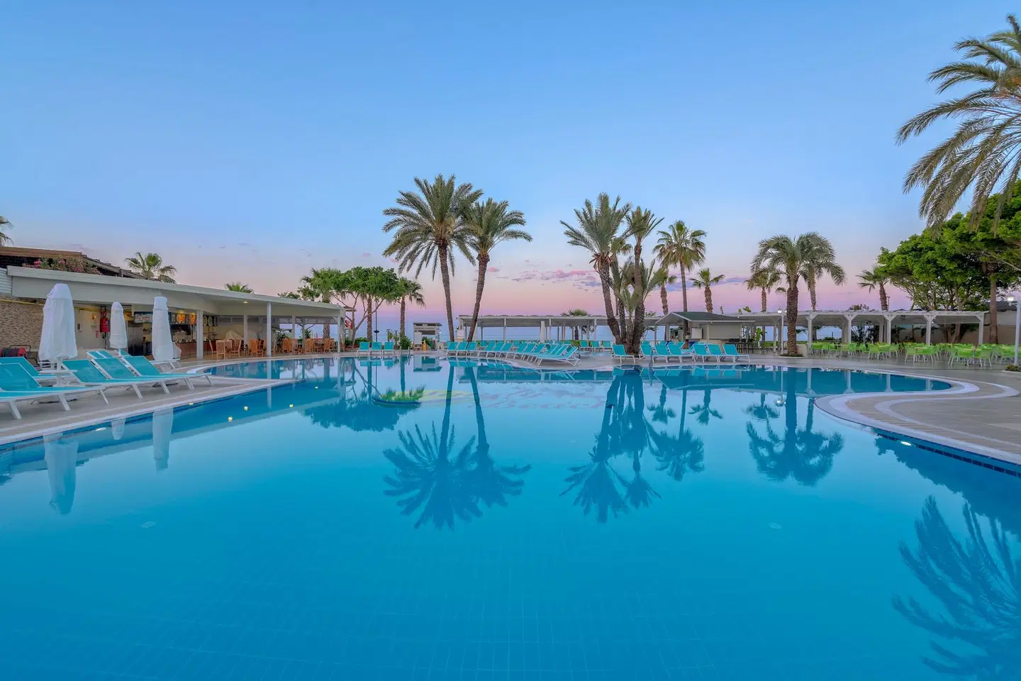 Sandy Beach OUTDOOR_POOL