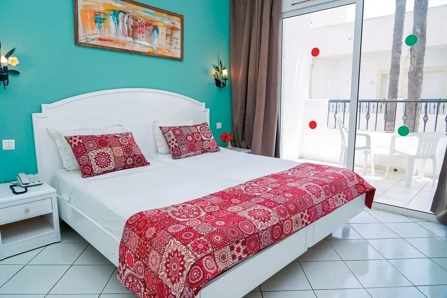 Nesrine ROOM_EXAMPLE