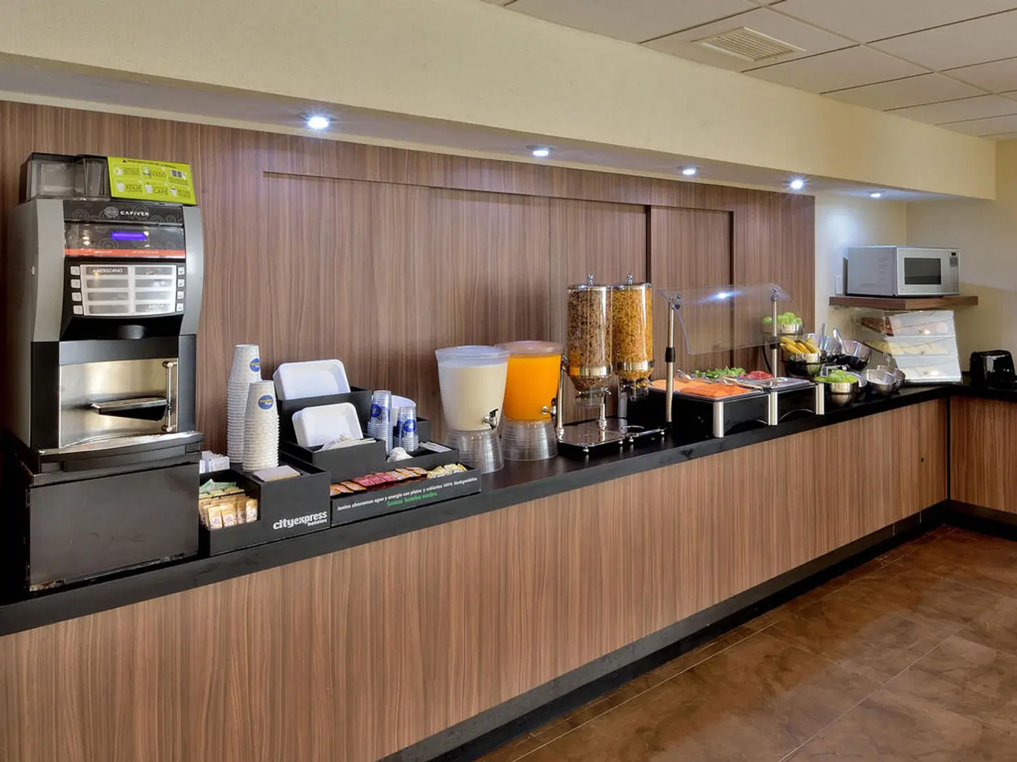 City Express Playa del Carmen Bar