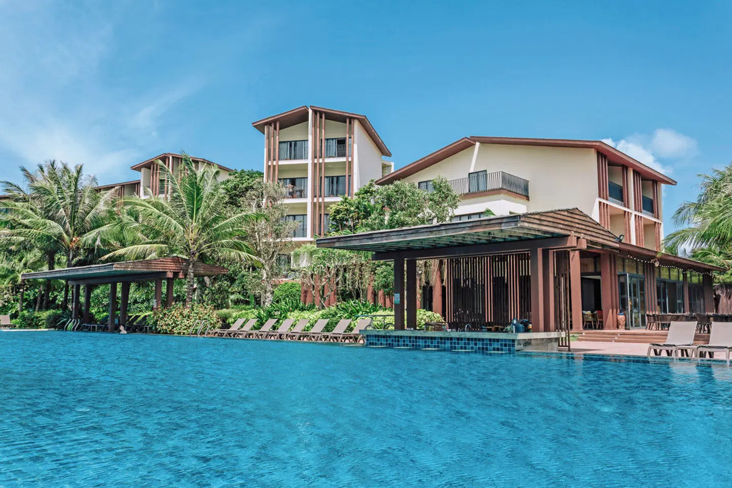 Dusit Princess Moonrise Beach Resort Phu Quoc OUTDOOR_POOL