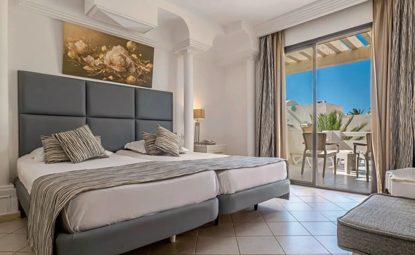 Cesar Thalasso ROOM_EXAMPLE