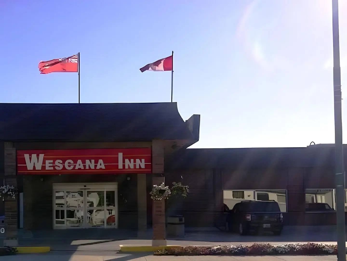 Wescana Inn EXTERIOR