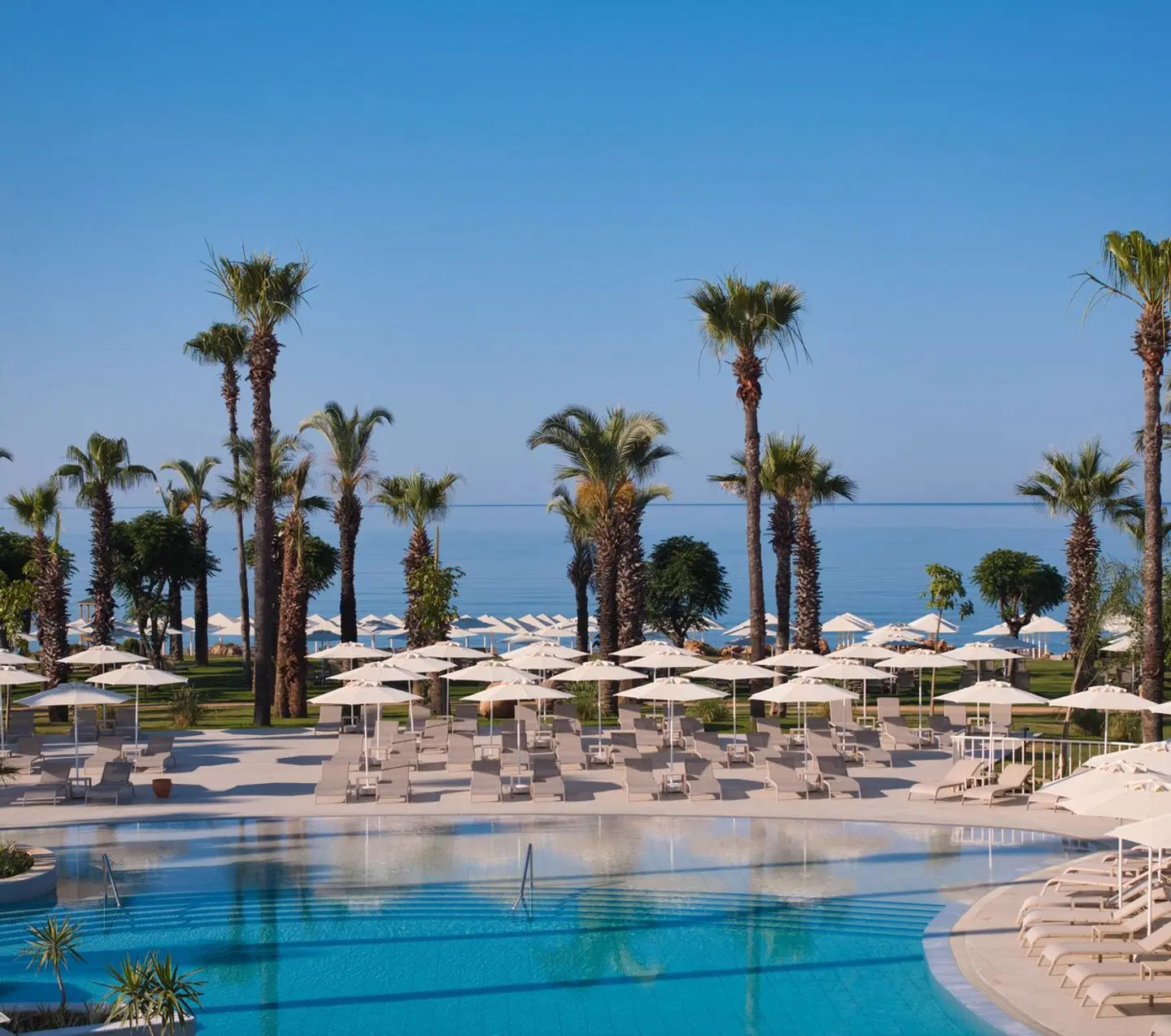 Paloma Grida OUTDOOR_POOL