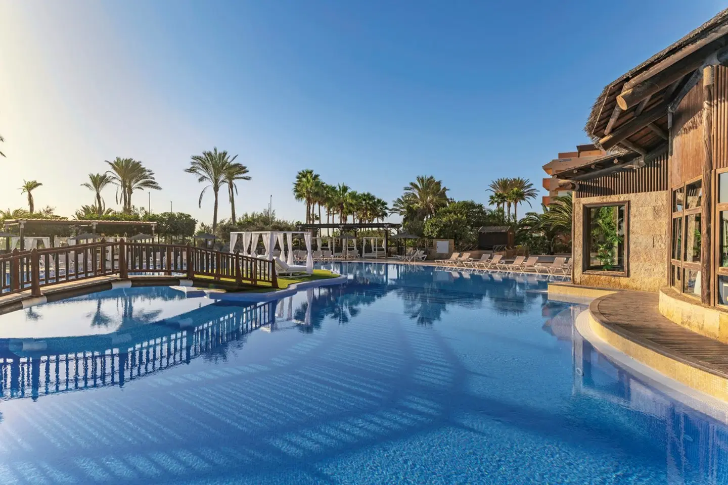 Elba Sara Beach & Golf Resort OUTDOOR_POOL