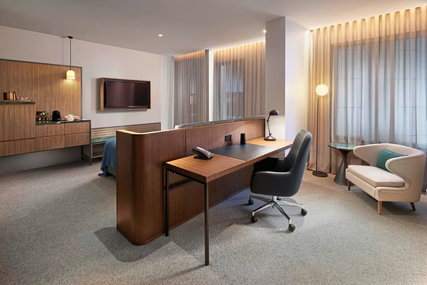 Next Hotel Melbourne, Curio Collection by Hilton LOUNGE_LOBBY