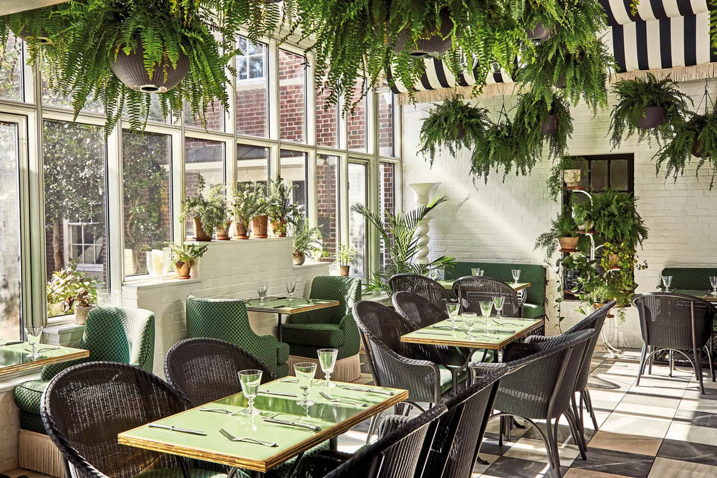 The Vanderbilt, Auberge Resorts Collection Terrasse