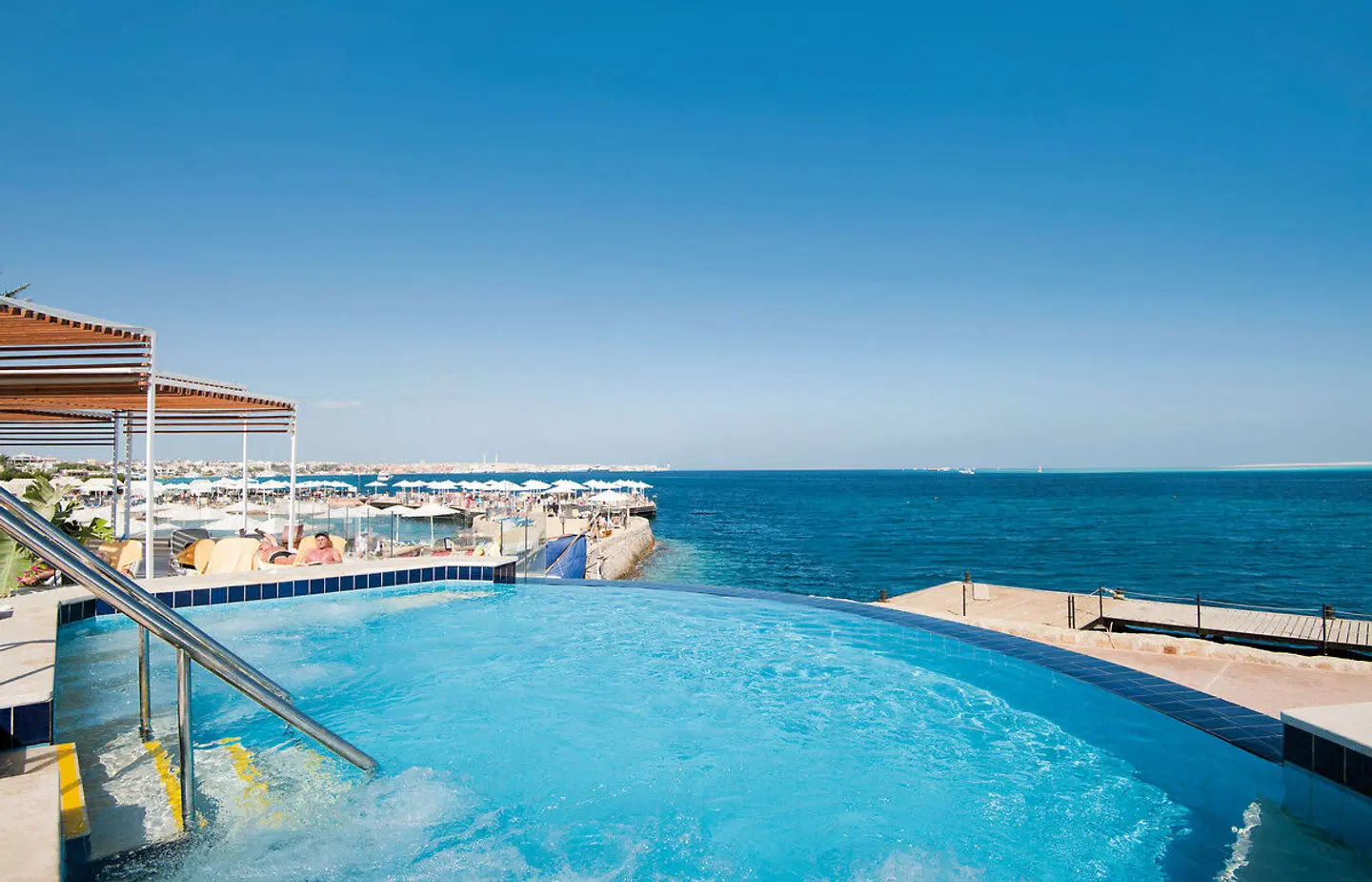 SUNRISE Holidays Resort OUTDOOR_POOL