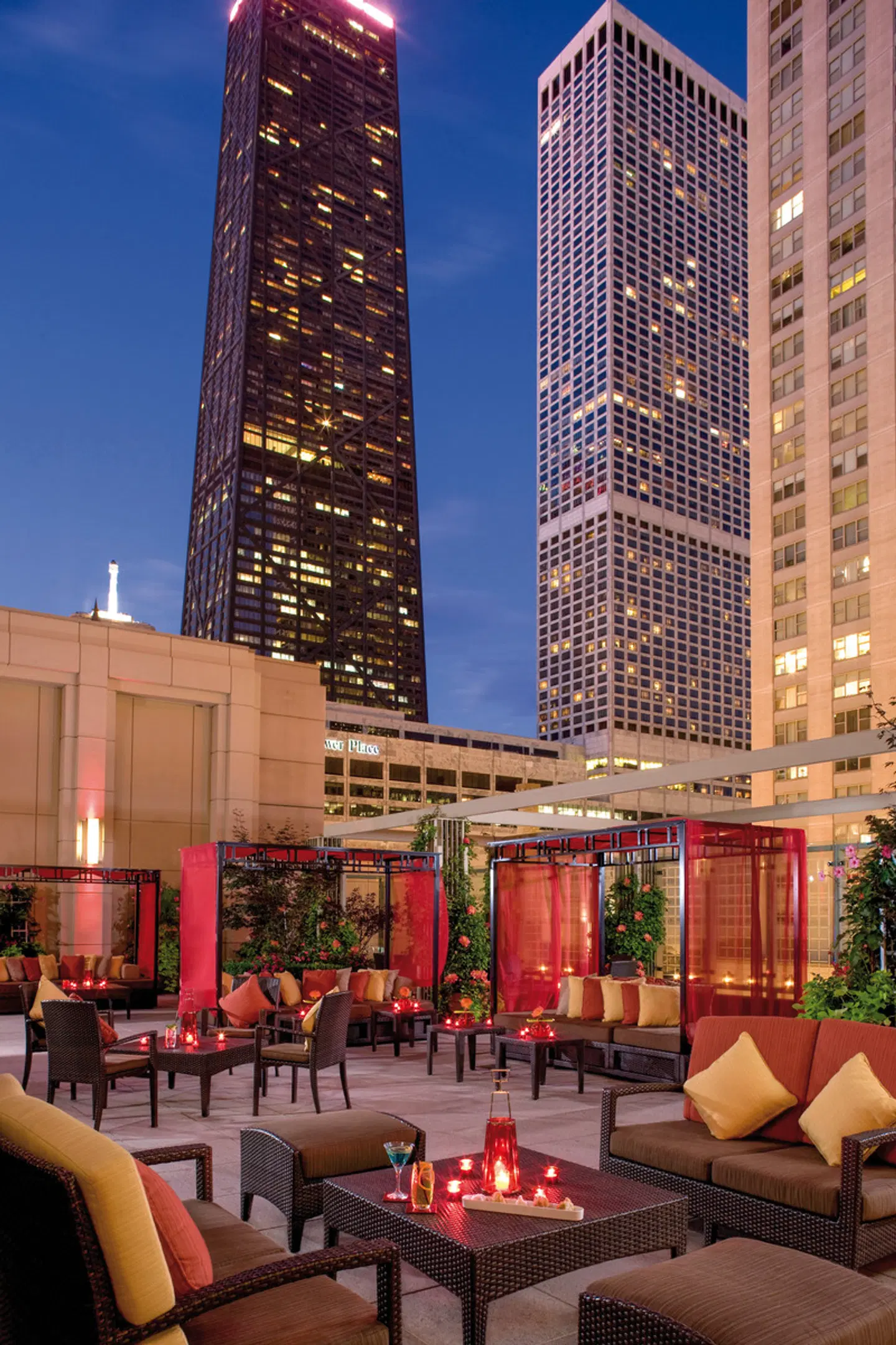 The Peninsula Chicago EXTERIOR