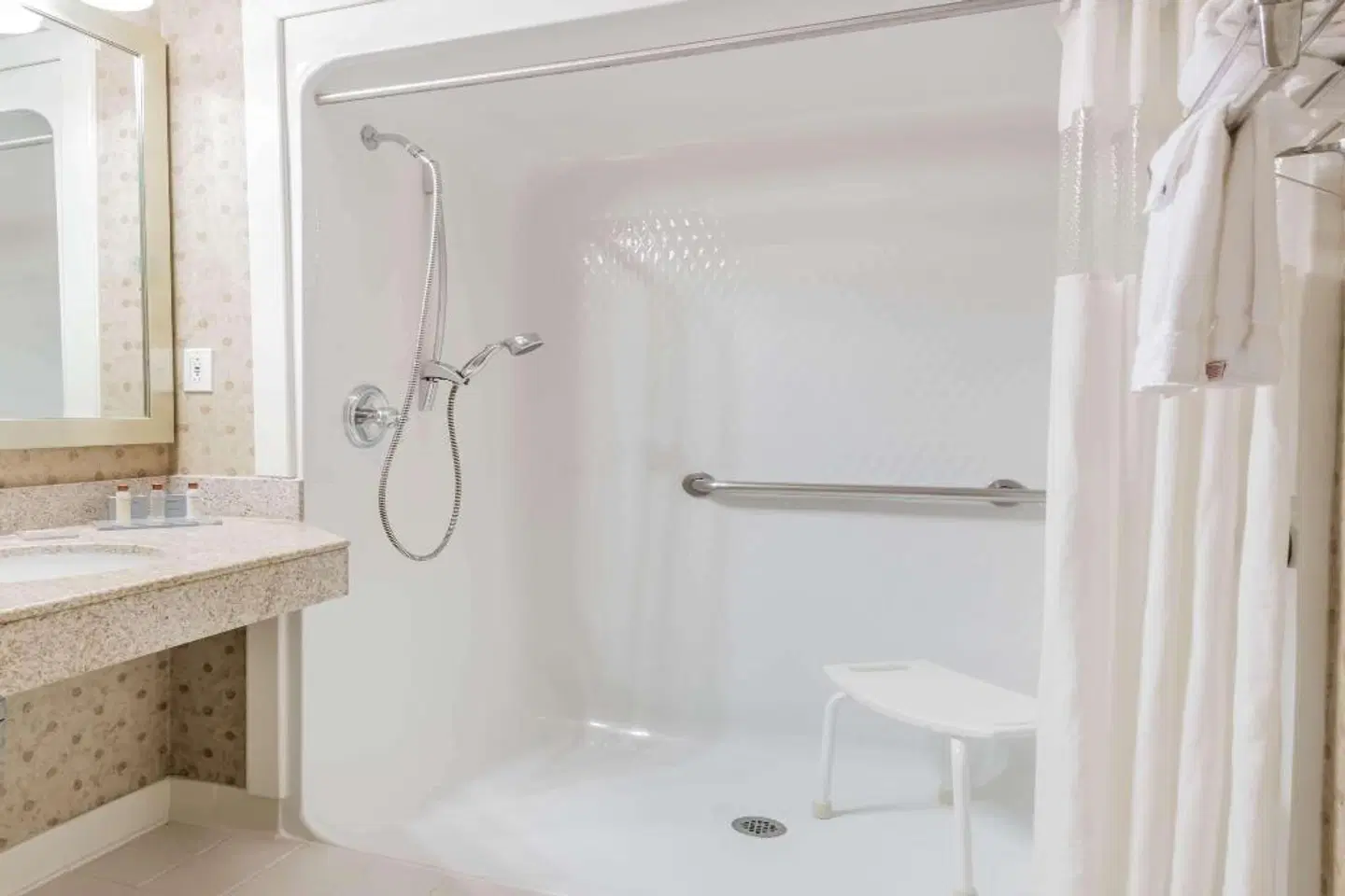 Wingate by Wyndham DFW / North Irving Badezimmer