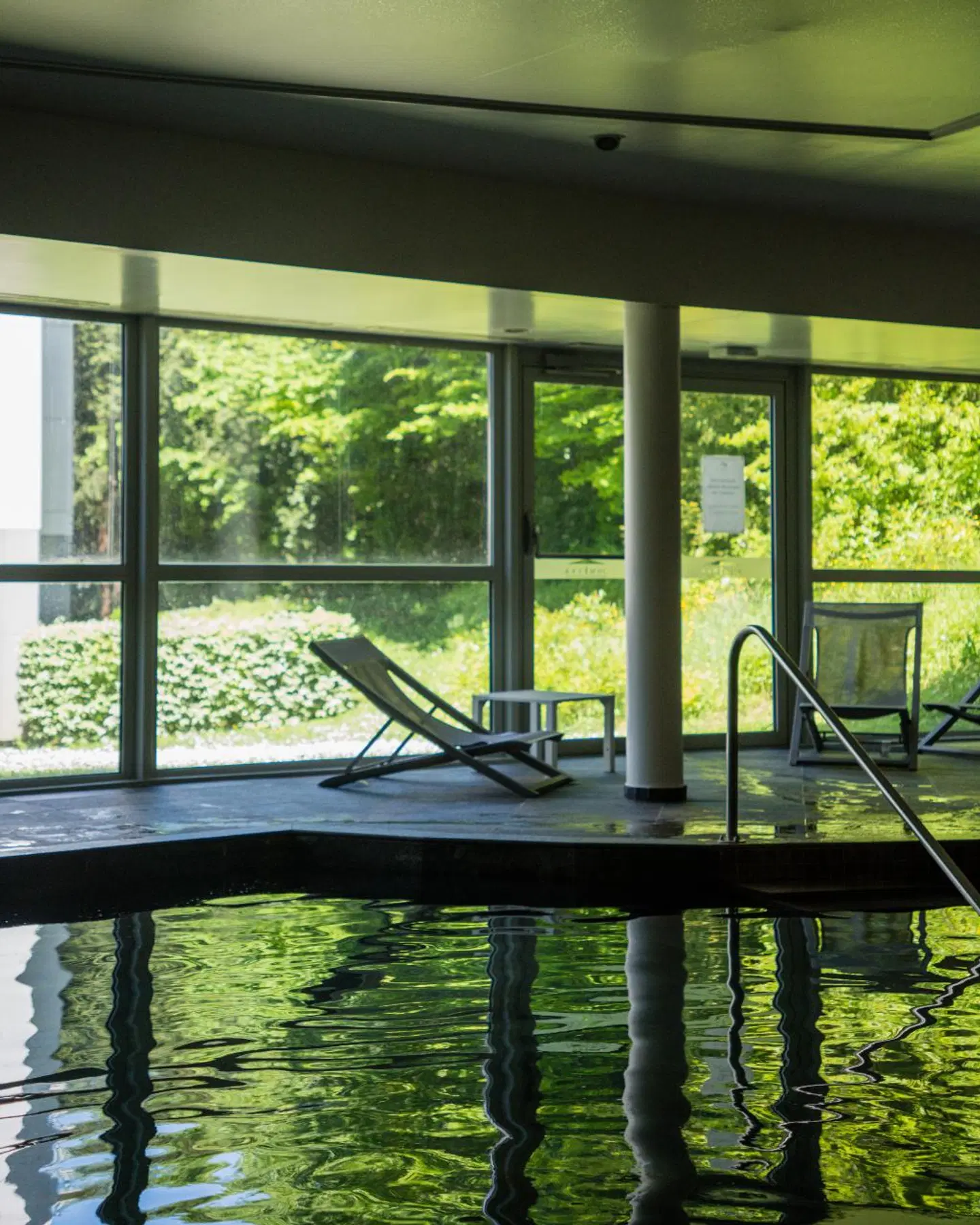 Château Belmont Hallenbad