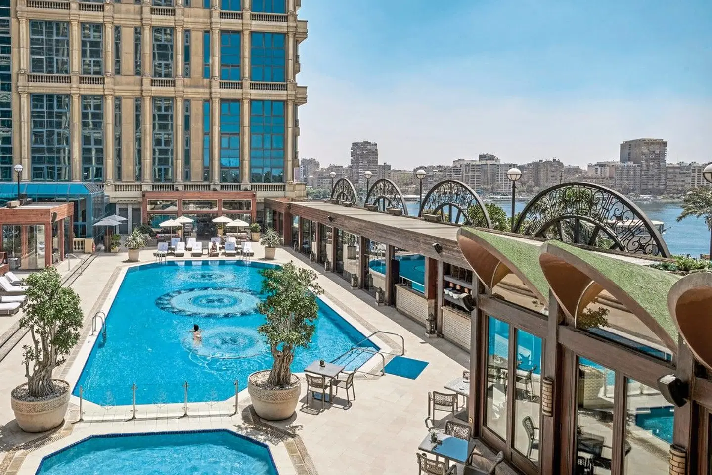 Four Seasons Hotel Cairo at The First Residence OUTDOOR_POOL