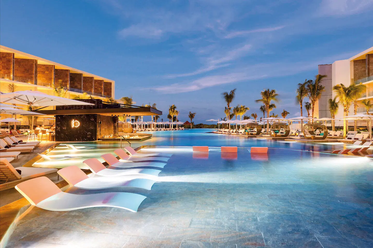 TRS Coral Hotel OUTDOOR_POOL