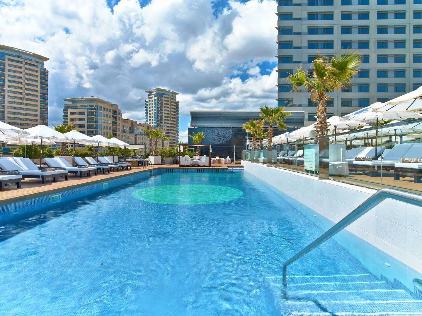Hilton Diagonal Mar Barcelona OUTDOOR_POOL