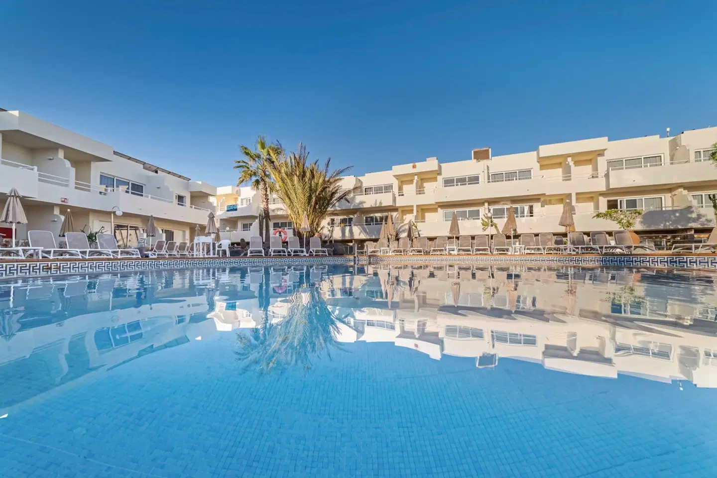 Hotel Arena Suite - Adults Only OUTDOOR_POOL