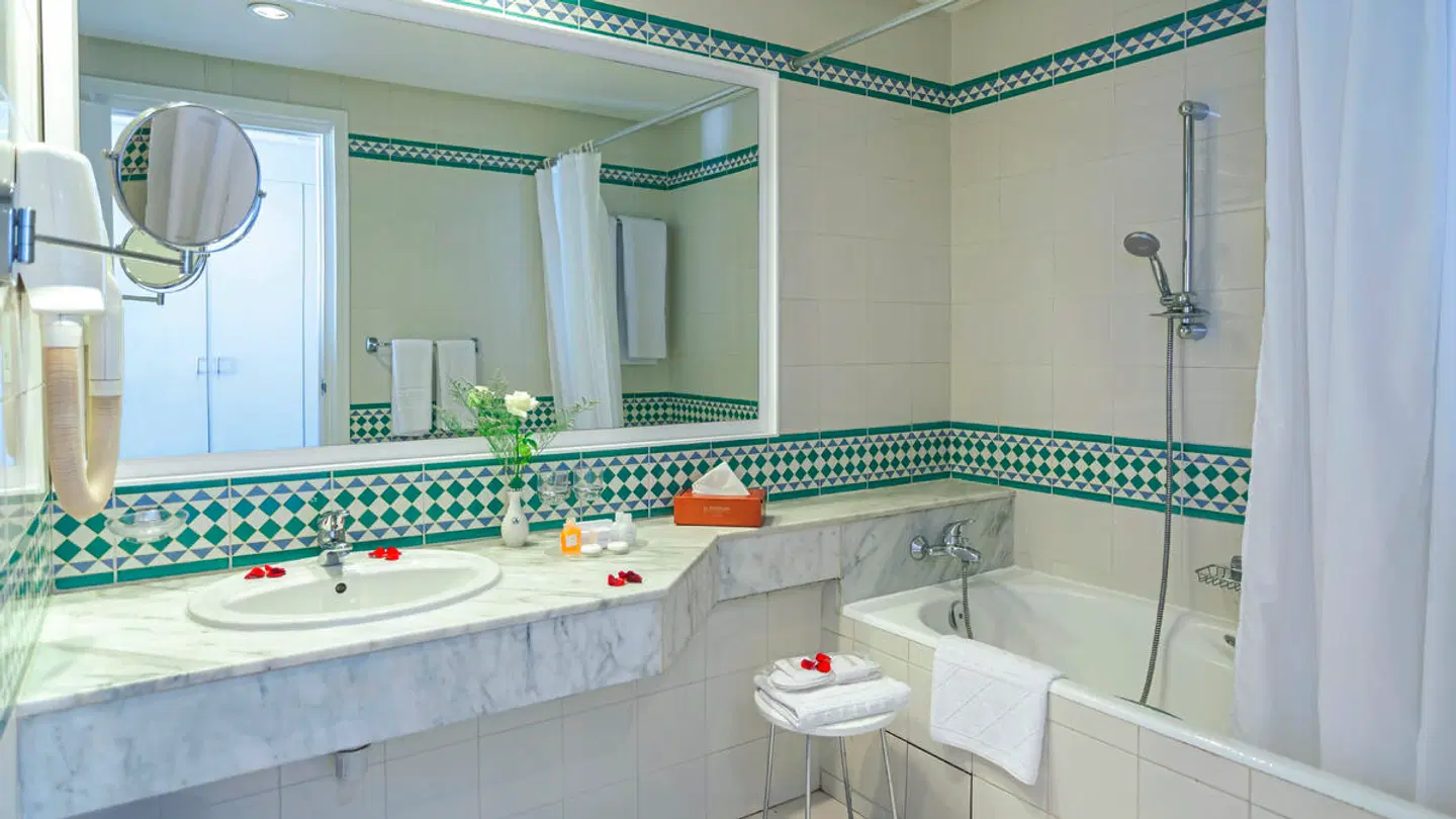 El Mouradi Gammarth Badezimmer