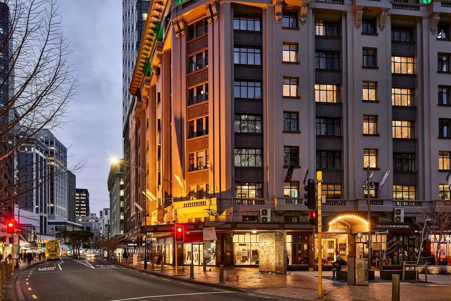 DoubleTree by Hilton Wellington EXTERIOR