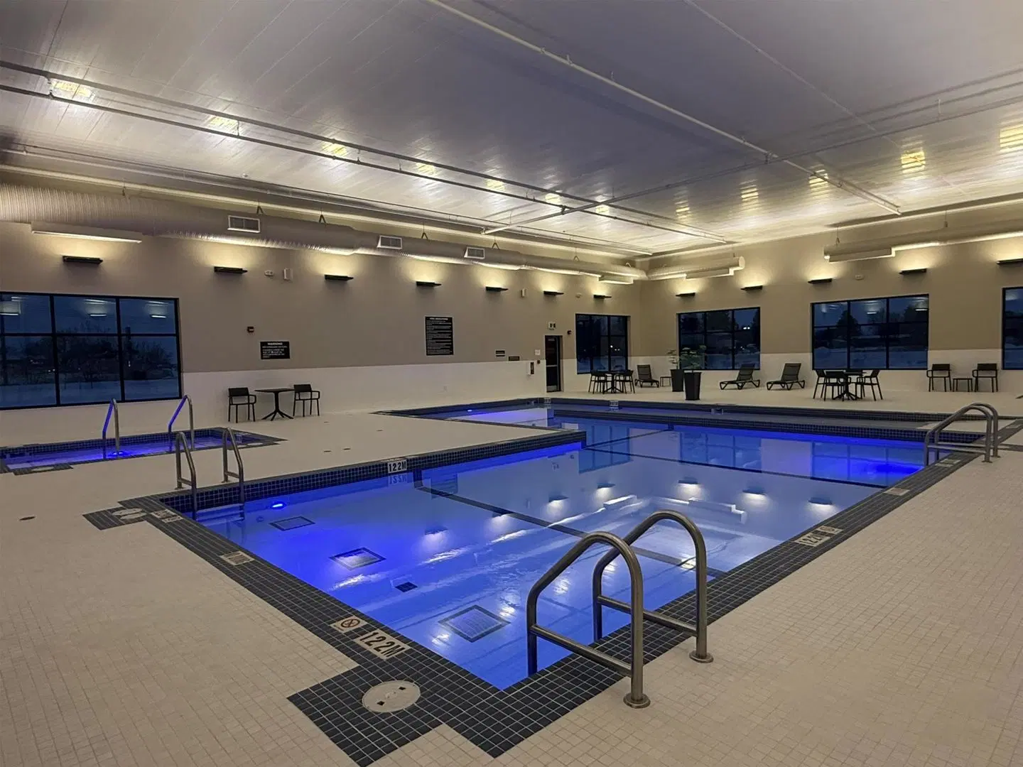 Best Western Plus Neepawa Hotel Hallenbad