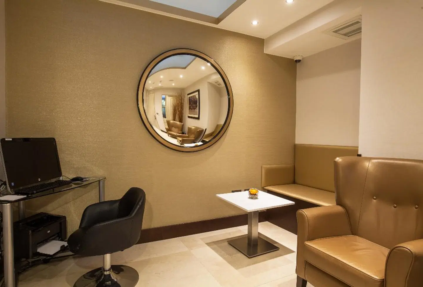 Park Grand Paddington Court HEALTH_BEAUTY