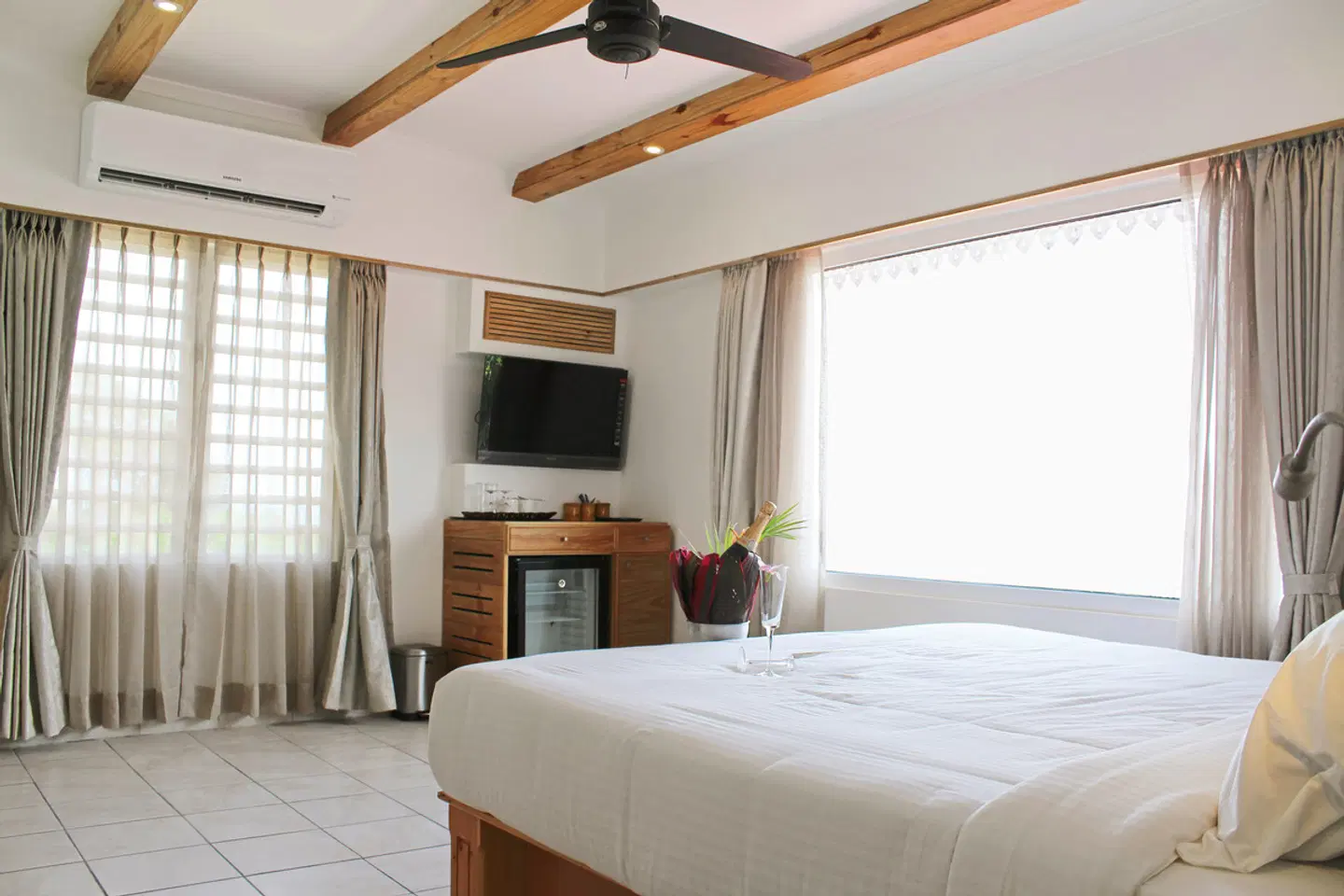 Le Relax Hotel & Restaurant ROOM_EXAMPLE