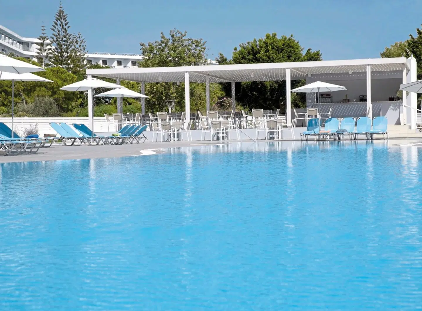 Sunshine Rhodes OUTDOOR_POOL