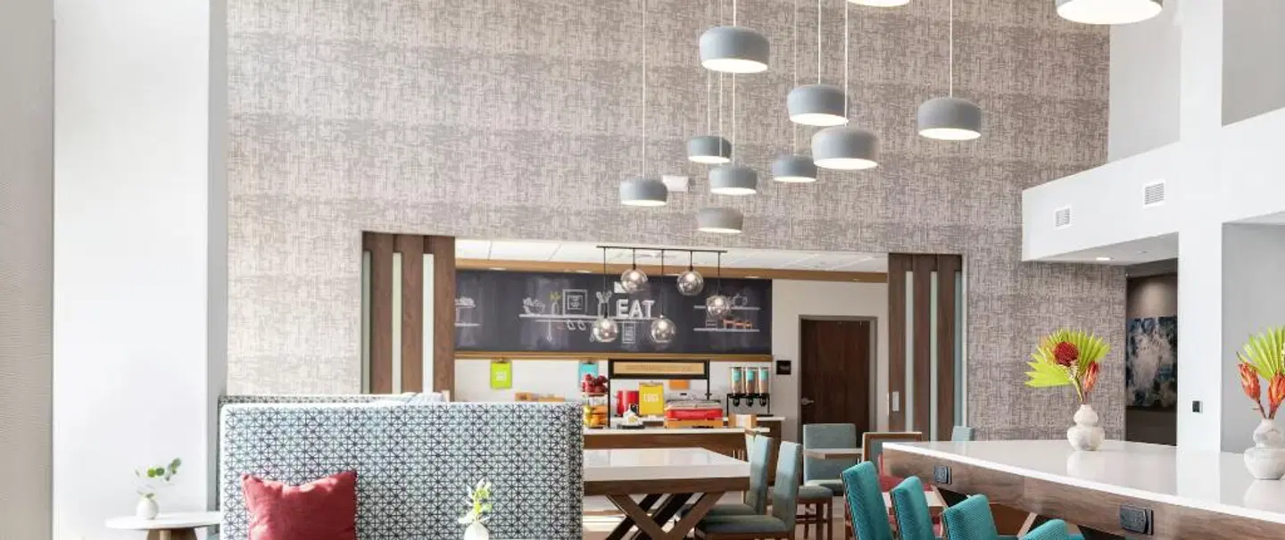 Hampton Inn Stockton Bar