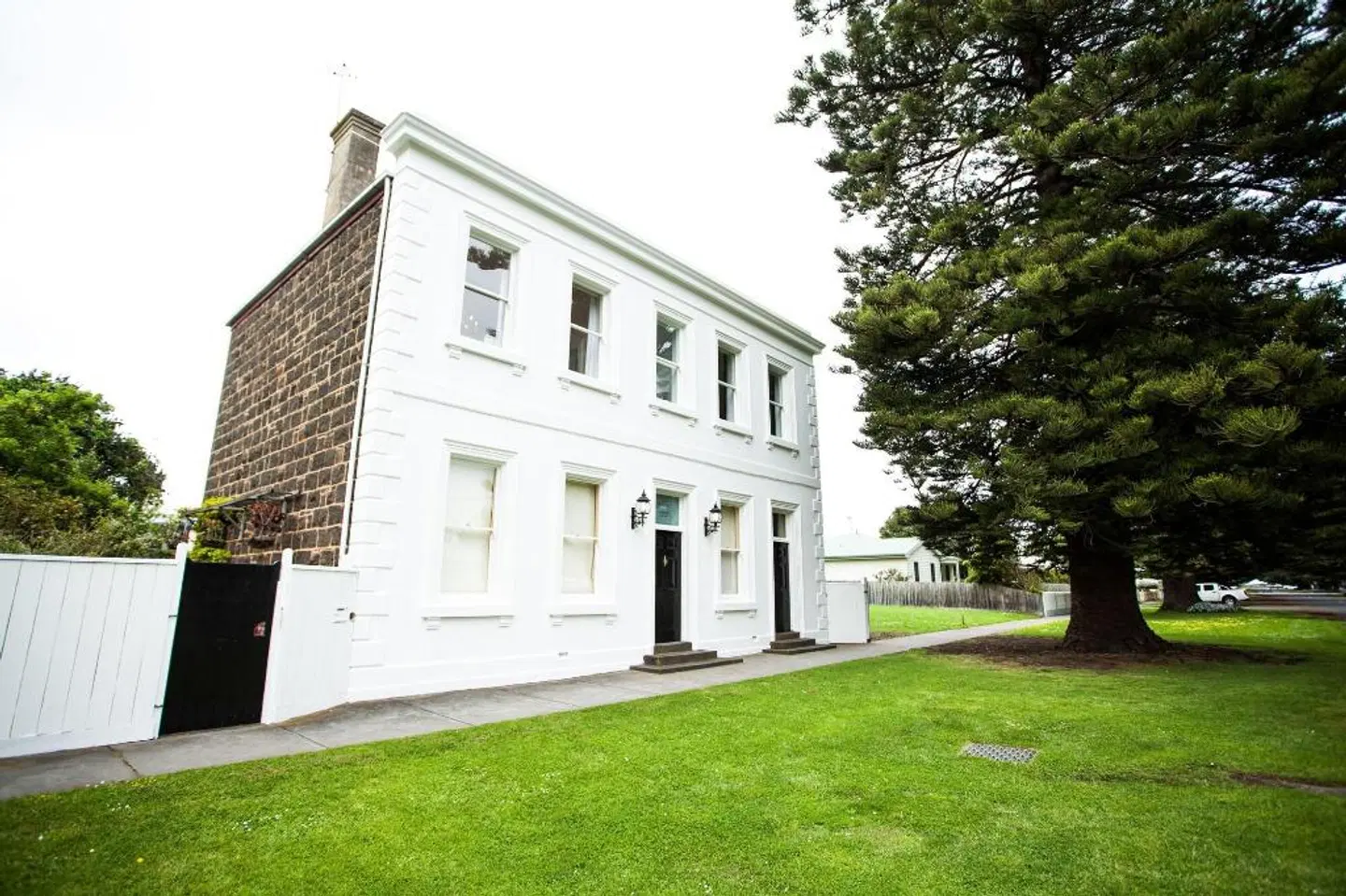 Old Market Inn EXTERIOR