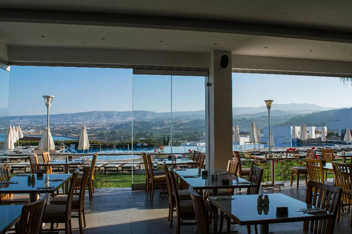 Theo Sunset Bay Hotel Restaurant