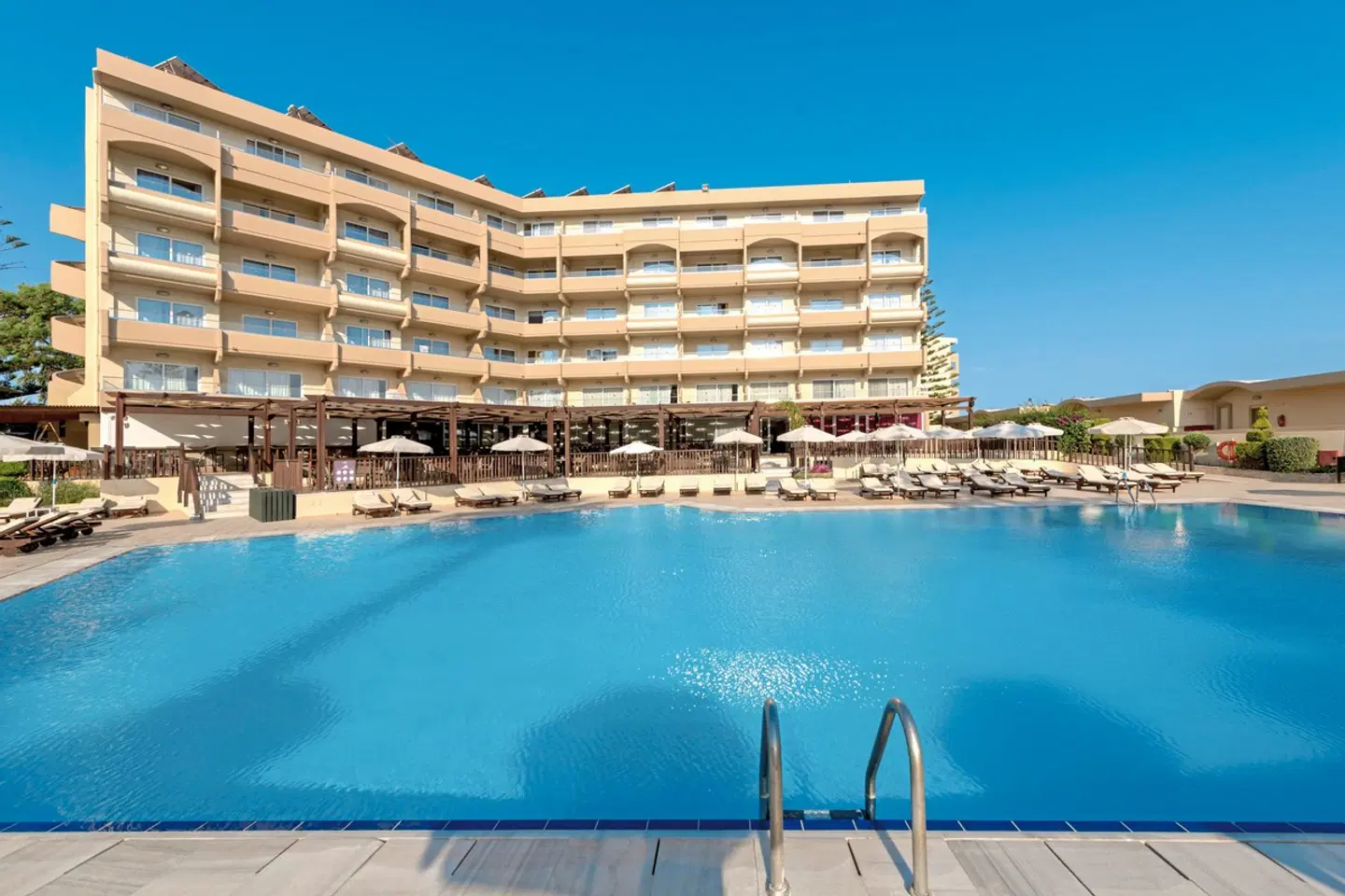 Sun Beach Resort OUTDOOR_POOL