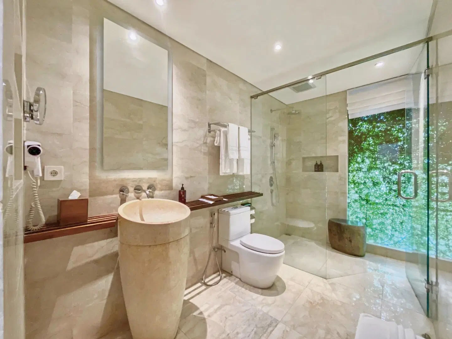 Candi Beach Resort & Spa Badezimmer