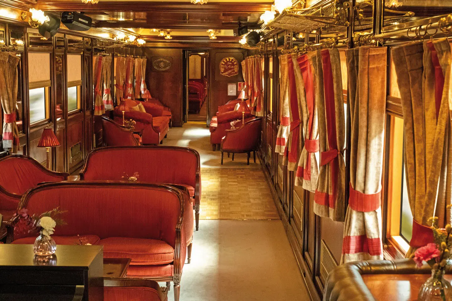 Al Ándalus - Mit dem Zug durch Spanien Bar