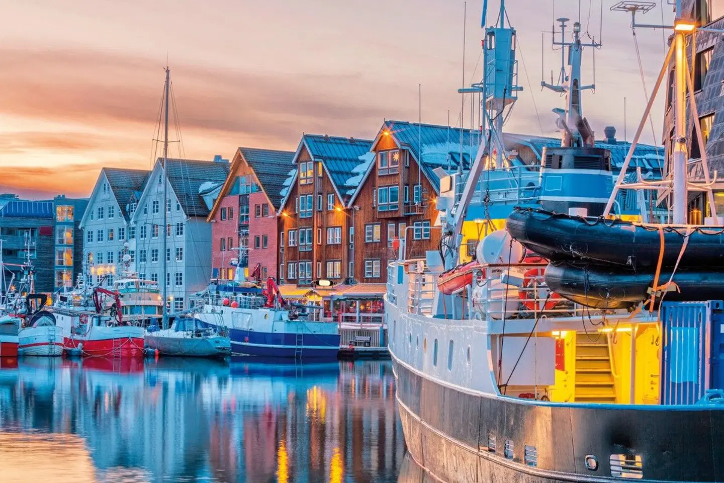 Erlebnis Nordnorwegen - Mitternachtssonne, Postschiff und Snowhotel Bar
