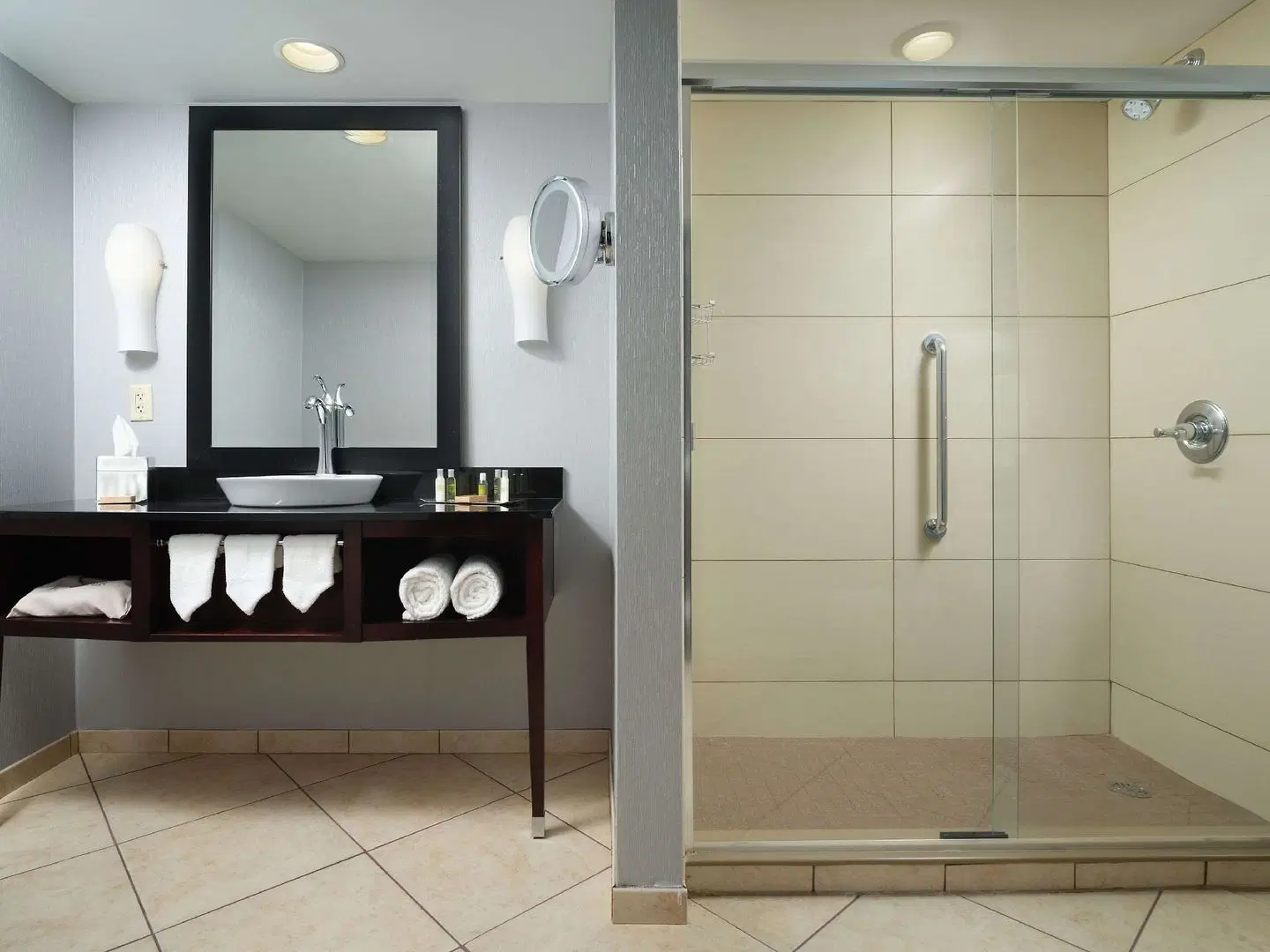 DoubleTree by Hilton Chattanooga Downtown Badezimmer