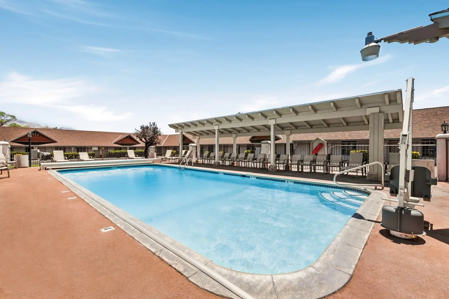 Best Western Plus Frontier Motel OUTDOOR_POOL
