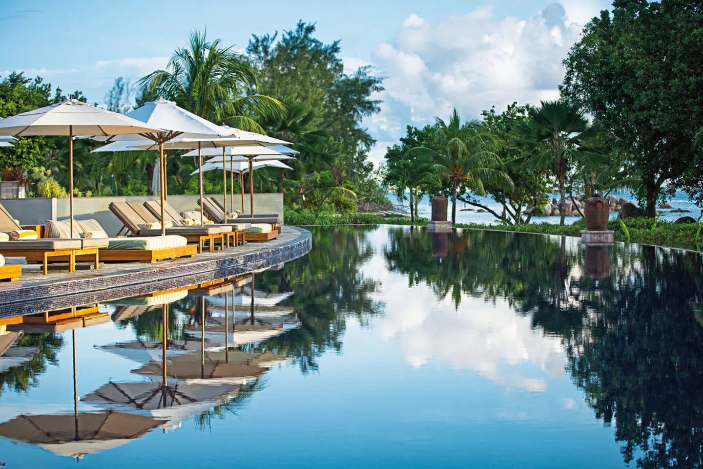 Raffles Seychelles OUTDOOR_POOL
