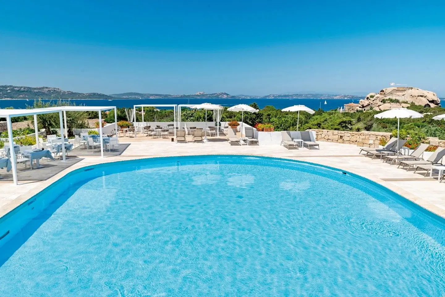 Grand Relais dei Nuraghi OUTDOOR_POOL