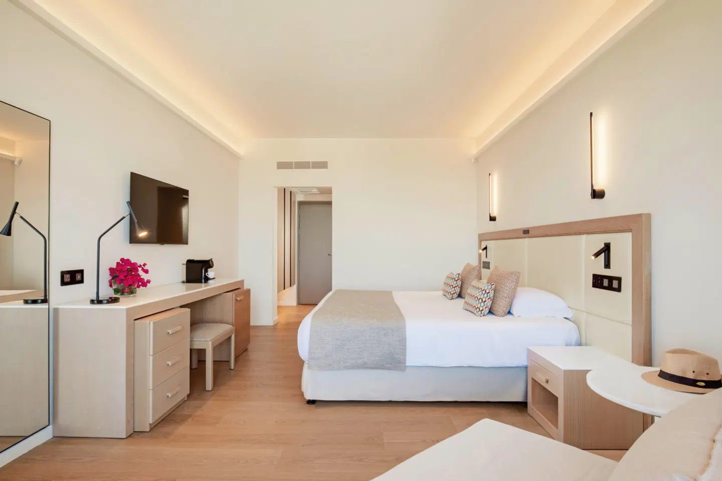 The Golden Coast Beach ROOM_EXAMPLE