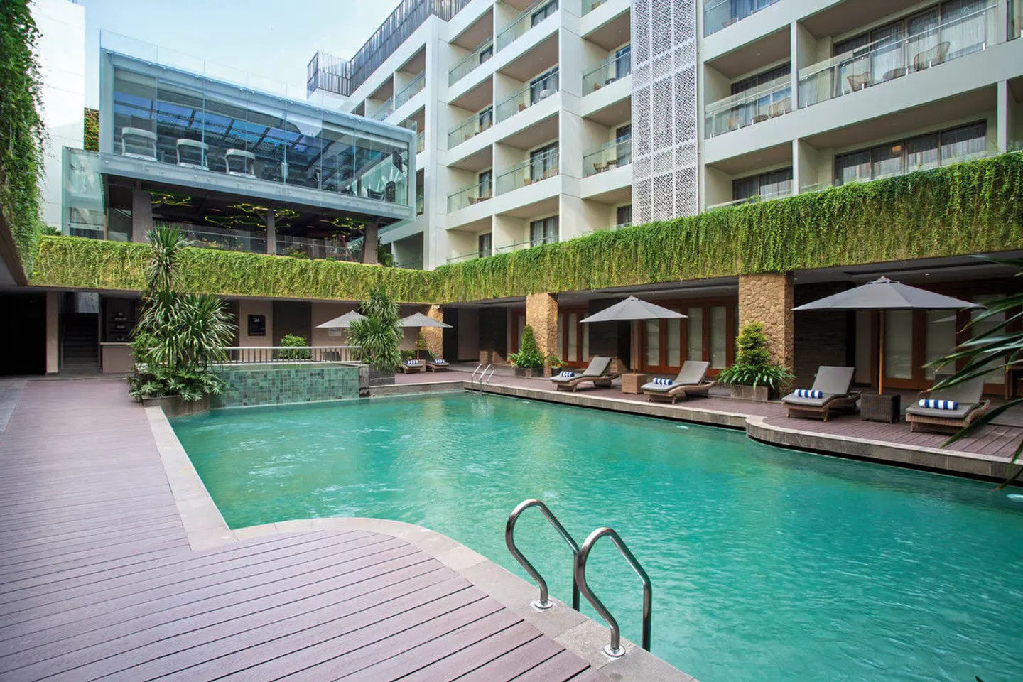 Platinum Hotel Jimbaran Beach Bali OUTDOOR_POOL