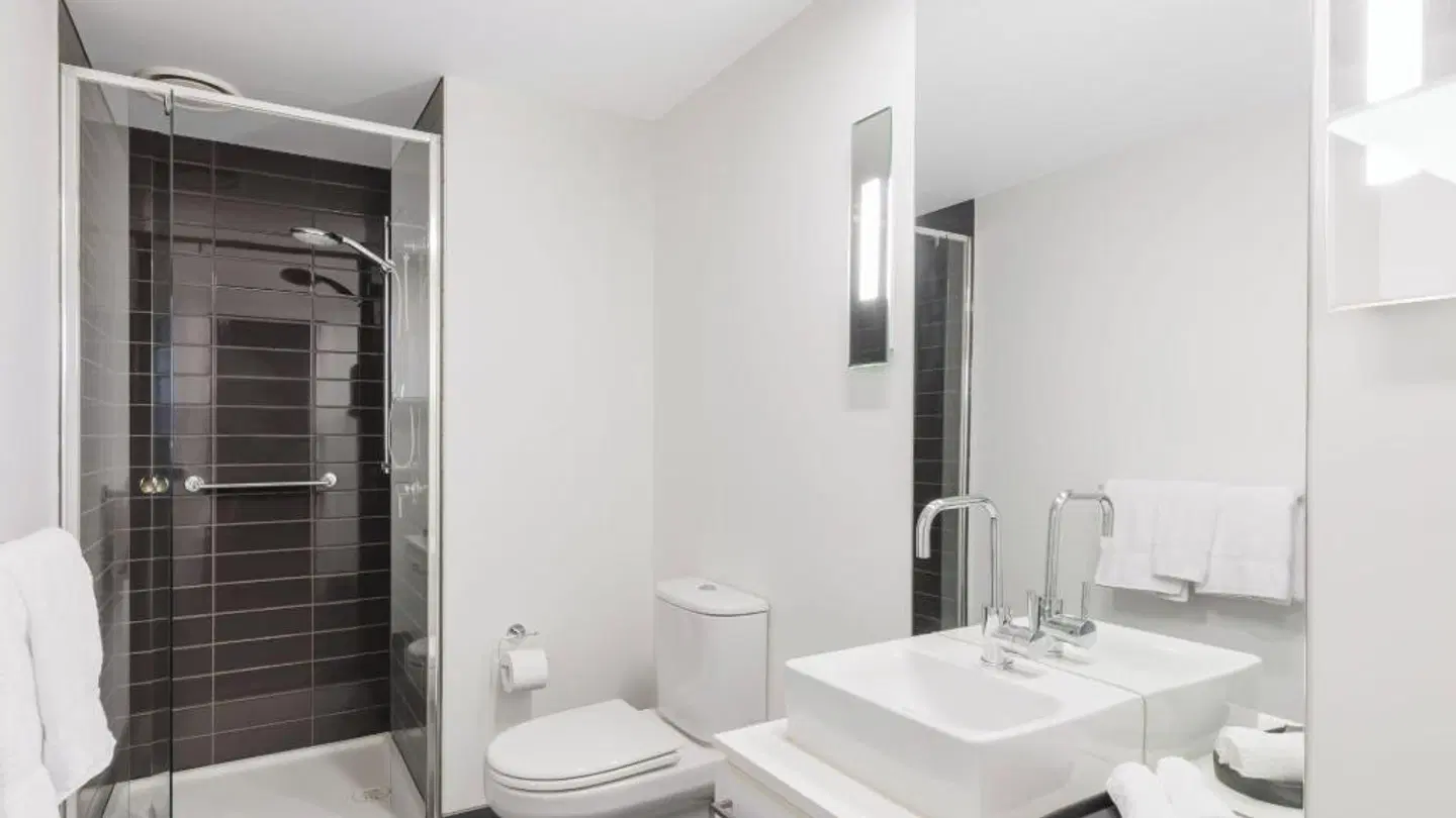 Naima Hotel Badezimmer